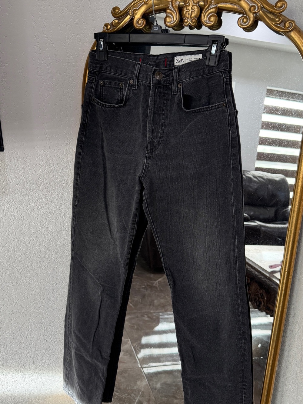 Zara Women’s Black Straight-Leg Jeans